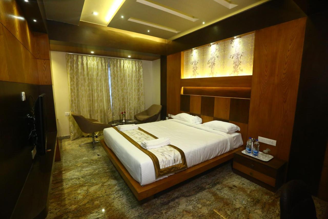 Hotel White Rock Bangalore Exterior photo